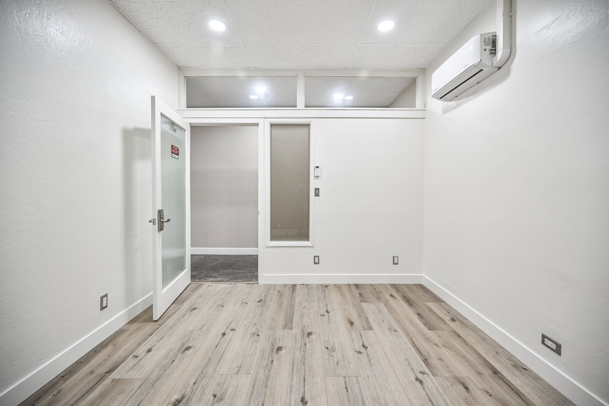 139 N Balsam St — A suite, built out